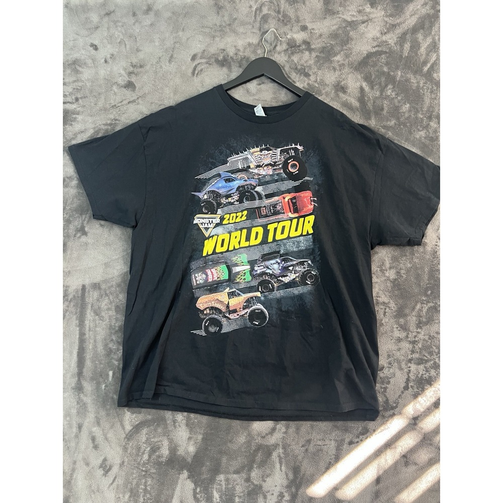 Monster Jam 2022 World Tour T Shirt Men Small Black Grave Digger Earth Shaker